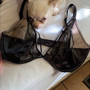 Victoria’s Secret 32DDD bra